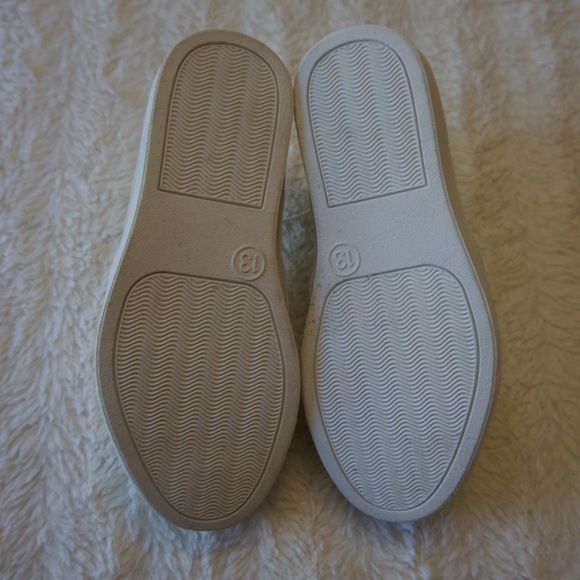 Cat & Jack Kids' White Slip-On Sneakers - Picture 5 of 10